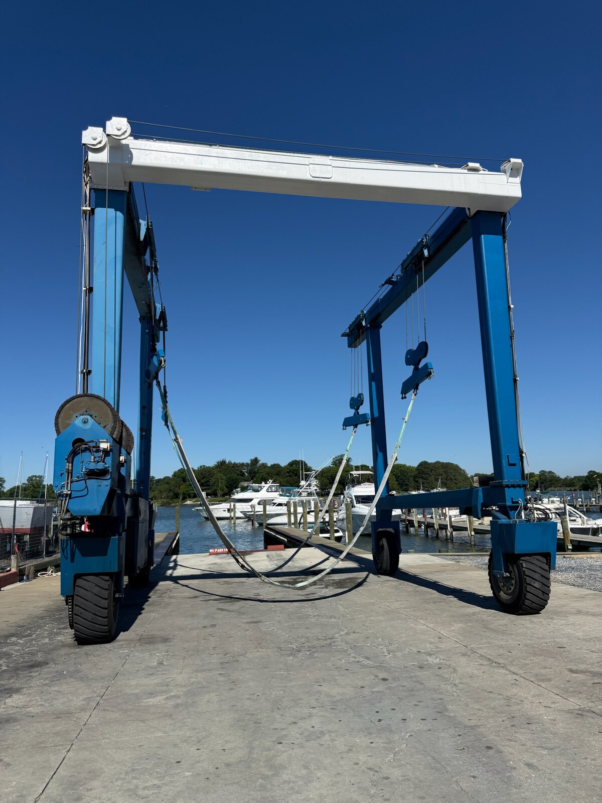 The Seven Seas Yacht Services 70-ton travel lift